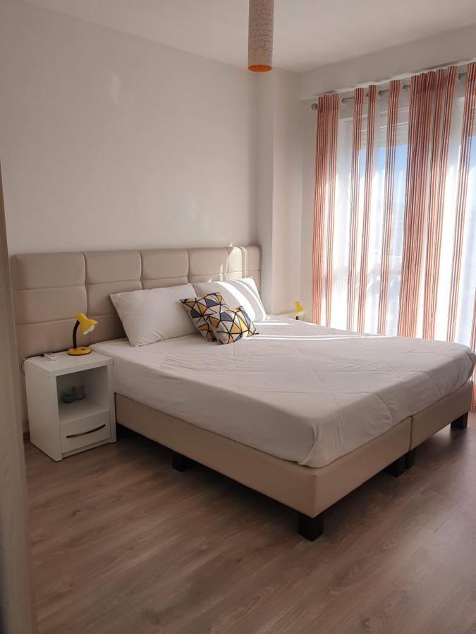 Rovena'S Apartment - Free Parking Tiranë Ngoại thất bức ảnh