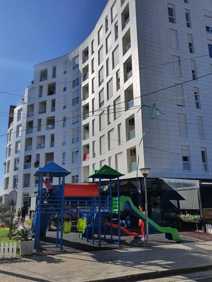 Rovena'S Apartment - Free Parking Tiranë Ngoại thất bức ảnh