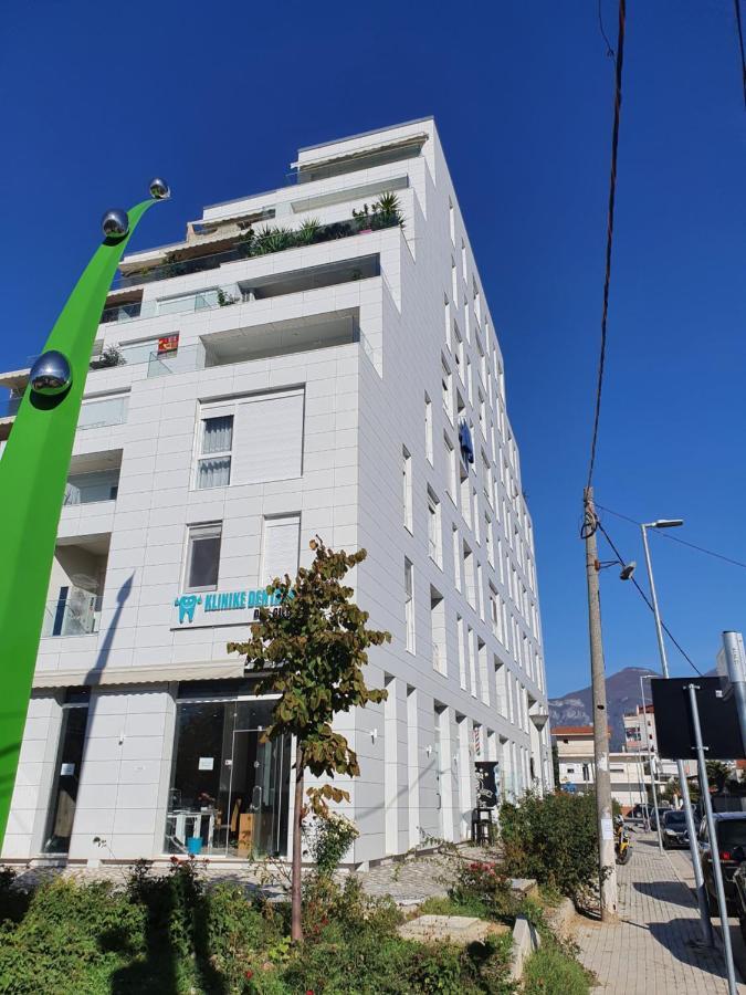 Rovena'S Apartment - Free Parking Tiranë Ngoại thất bức ảnh