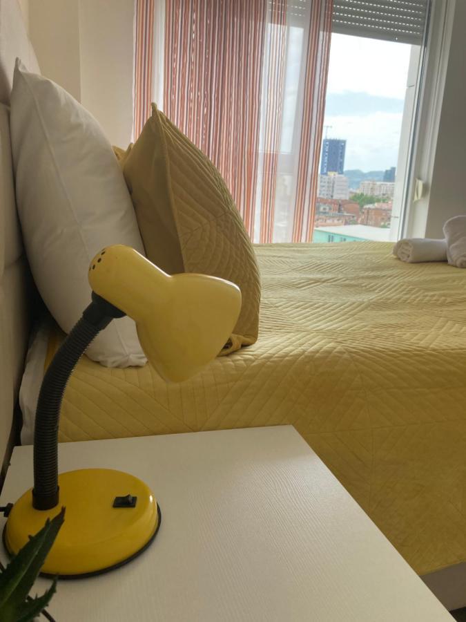 Rovena'S Apartment - Free Parking Tiranë Ngoại thất bức ảnh