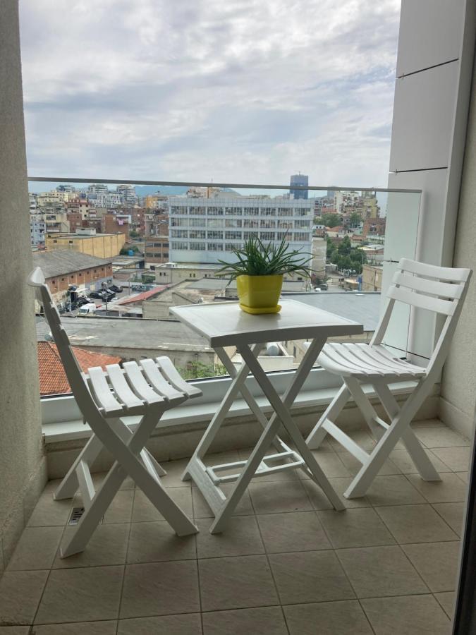 Rovena'S Apartment - Free Parking Tiranë Ngoại thất bức ảnh